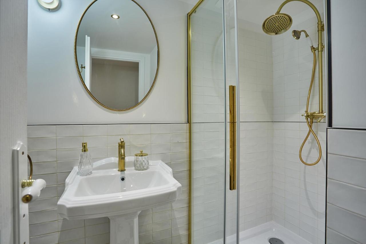Apartment Saint Germain Des Pres By Studio Prestige París Exterior foto